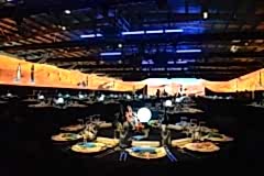 tables-close-and-full-room-set