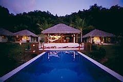 smbali-hai-at-night