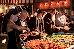 CLT-Guests-at-seafood-boat