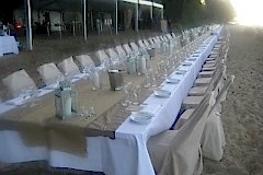 ellis-long-table-on-the-beach-close