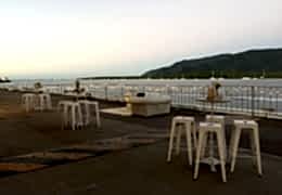 smlounge-area-on-wharf